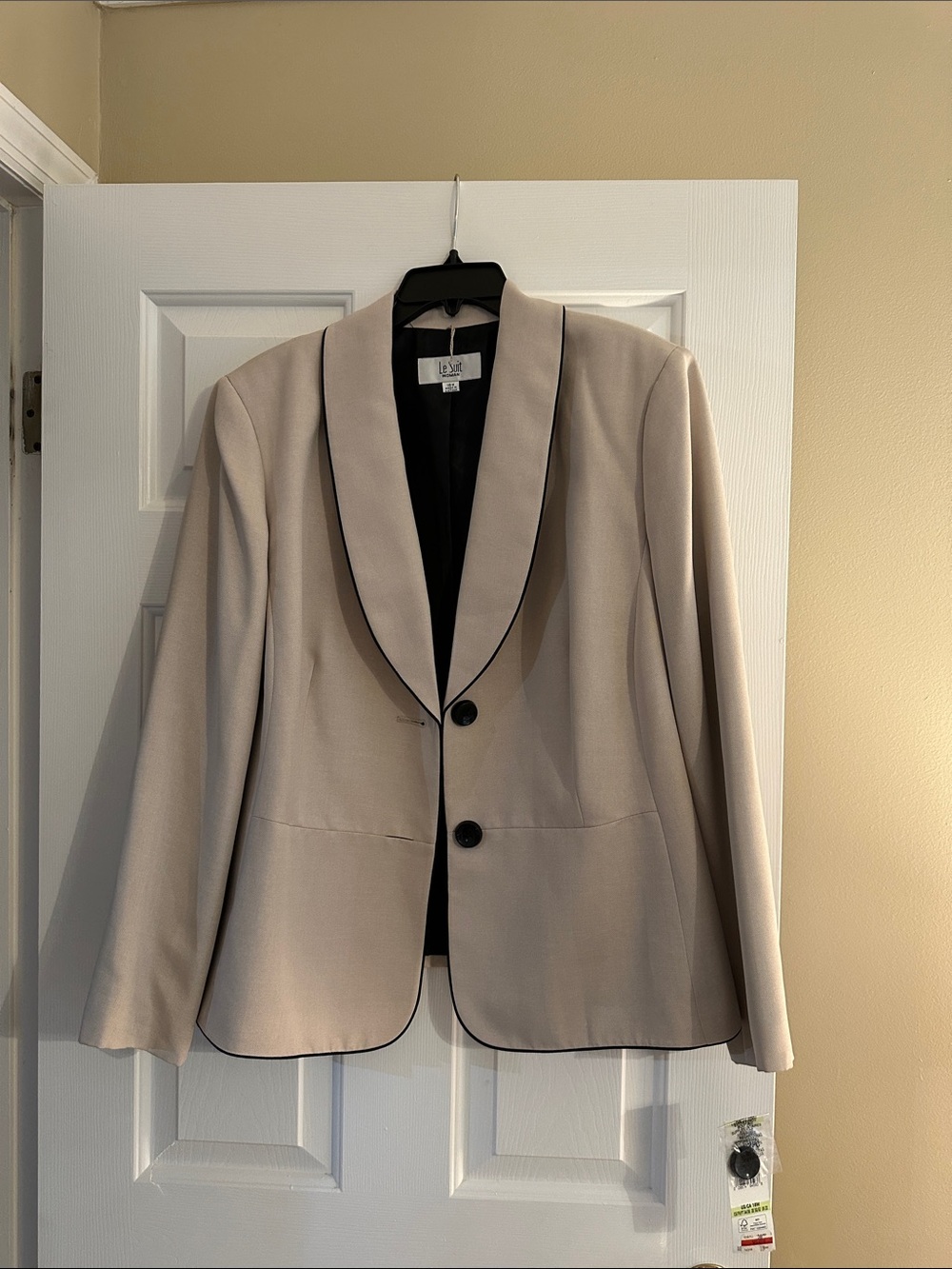 Le Suit Beige Blazer with Black Trim